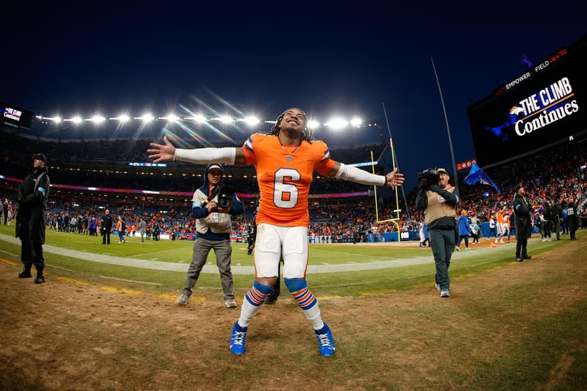 P.J. Locke Chooses Dallas Over Denver Starting Role