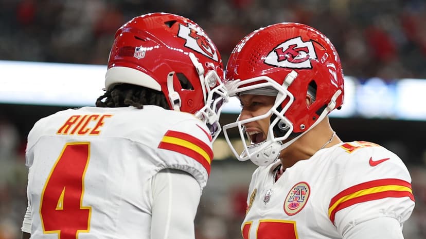 Cowboys' TD overturned, Chiefs seize late lead