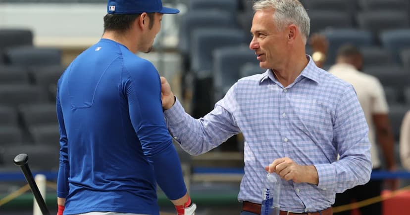 Hoyer Takes Blame for Cubs' Underperforming Bullpen