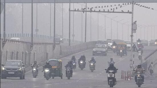 Delhi Fog: Air Quality Dips, Temps to Plunge