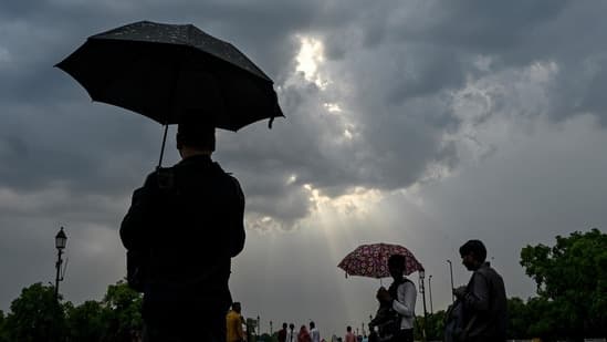 Delhi Heatwave Shatters Records: Hottest Day Yet!