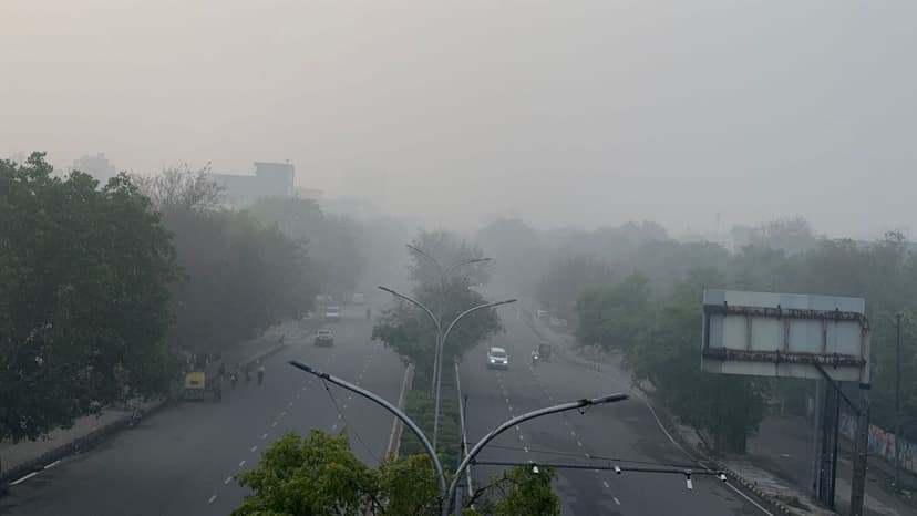 Delhi Shivers: Rare Post-Winter Fog Grips NCR