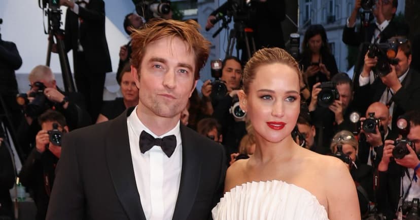 Jennifer Lawrence Dishes on Robert Pattinson's Trash-Eating Antics
