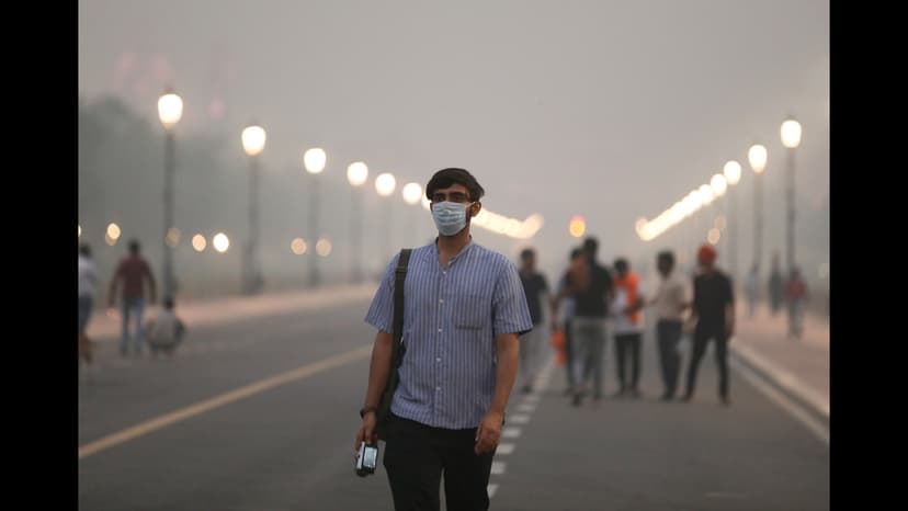 Chhath Puja Celebrations Marred by Toxic Smog in Delhi