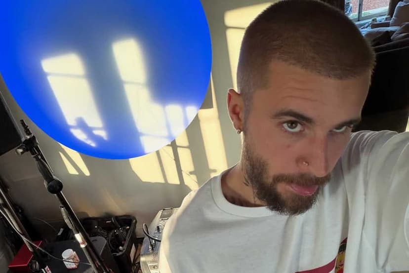 Bieber Debates Ditching Beloved Beard, Fans Divided