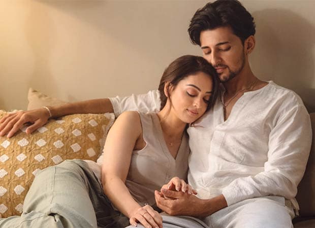 Sandeepa Dhar and Darshan Raval Spark Soulful Magic in 'Nafrat' Music Video