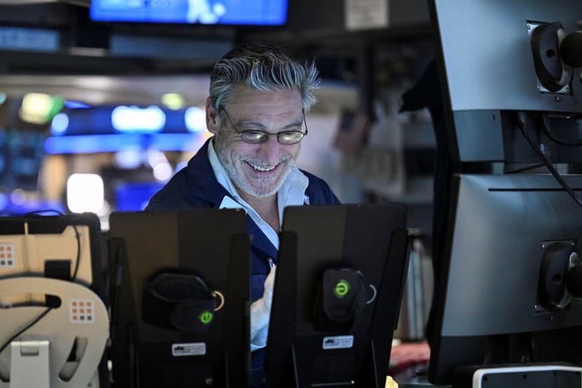 S&P 500 and Nasdaq Reach New Peaks as Market Rally Persists