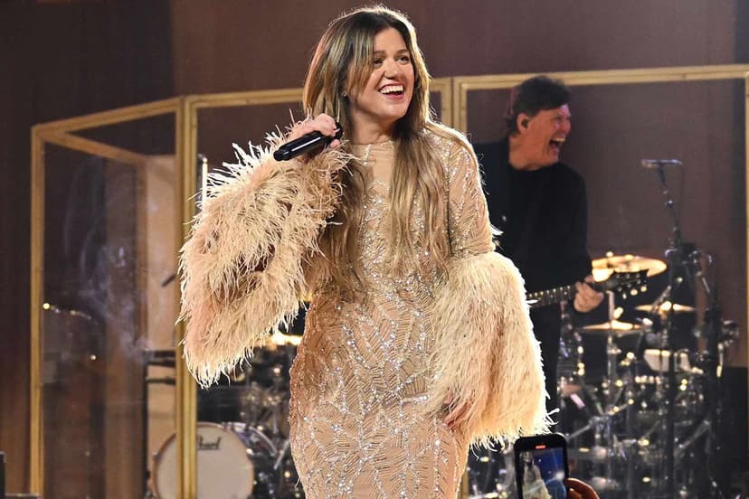 Kelly Clarkson Uplifts Fans with Surprise Engagements, Vow Renewals at Vegas Comeback