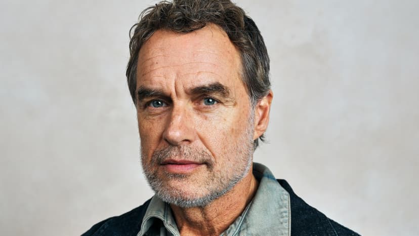 Emmy Winner Murray Bartlett Joins Netflix's Thrilling Crime Drama