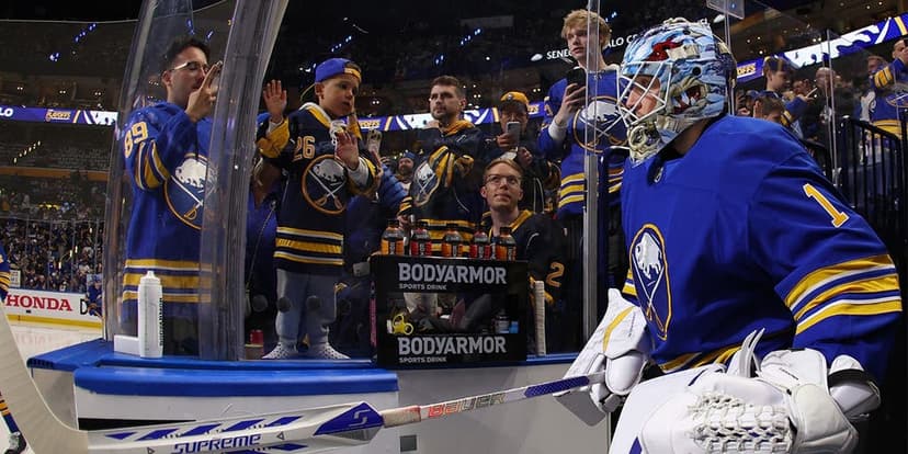 Crowd Saves Anthem When Mic Fails in Sabres Game