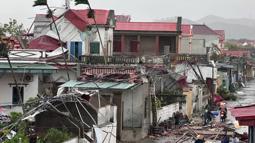 Deadly Typhoon Bualoi Slams Central Vietnam, Killing 9