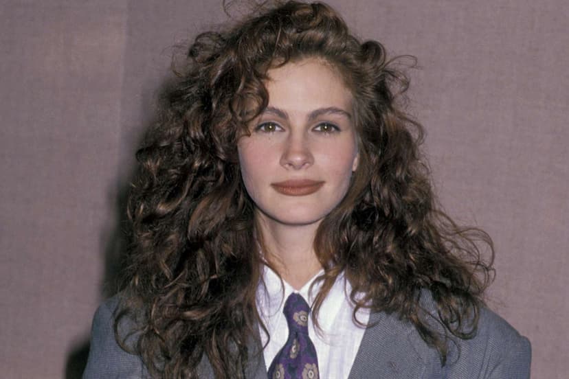 Julia Roberts' 35-Year-Old Armani Suit Still Wearable Today