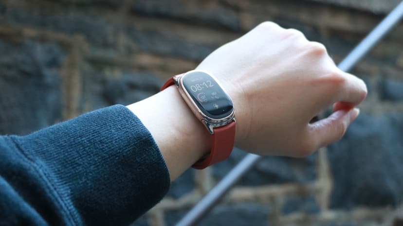 Fitbit Edge: Style Meets Smarts on Your Wrist