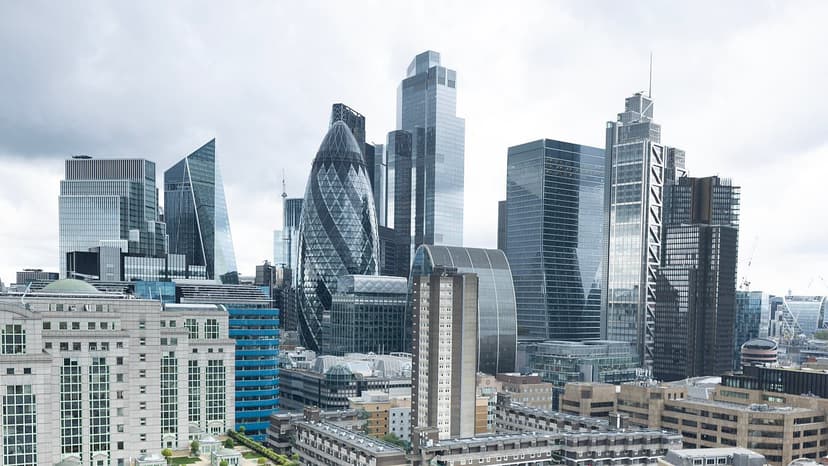 FTSE 100 Soars: A Saver's Triumph in 2026