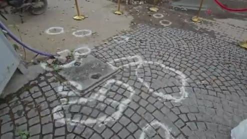 Gang fires 10 shots at luxury car showroom