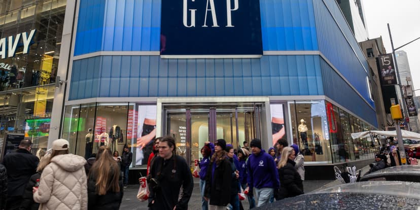 Gap Profit Dips Amidst Athleta Sales Slump