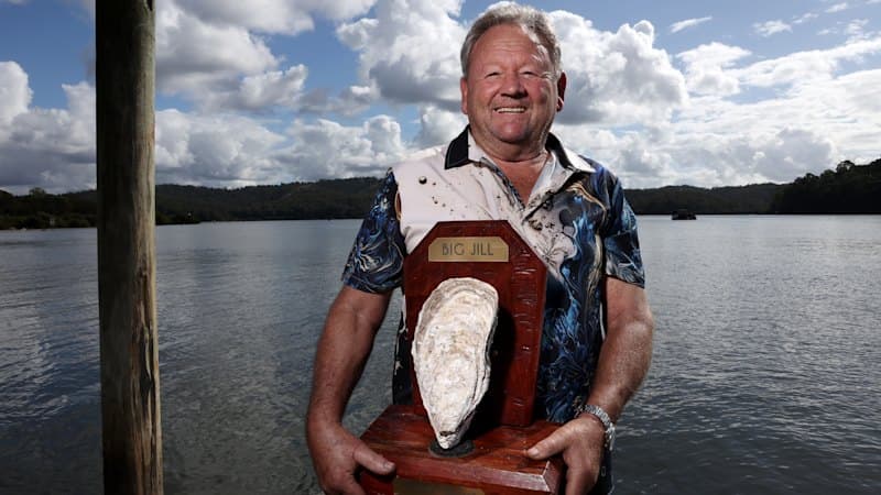 Giant Oysters: Farmers Grow Mollusks for Fun, Not Fortune