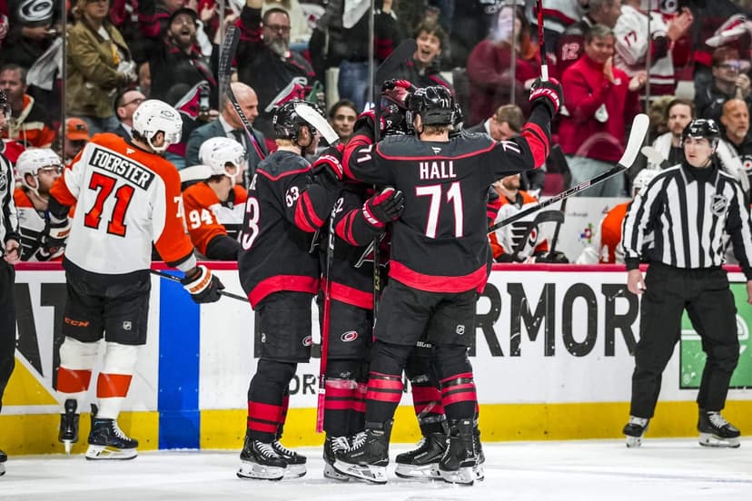 Hurricanes Sweep Flyers in Game 1, Stankoven Shines