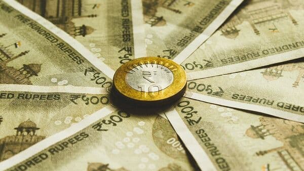 Banks' Profit Squeeze: RBI Urged to Act Fast