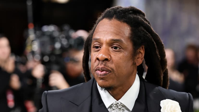 Jay-Z's Surprise Philly Show with The Roots