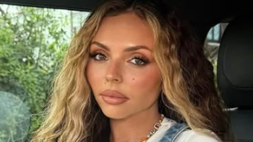 Jesy Nelson's Twins Get Leg Splints at GOSH