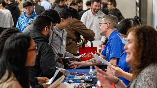 Jobs Report Muddled by Shutdown Deluge