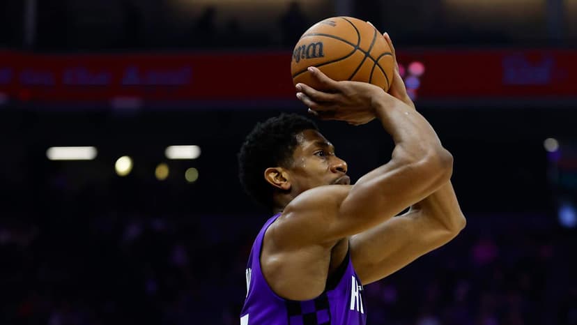 Kings' Hunter Out for Season After Eye Surgery