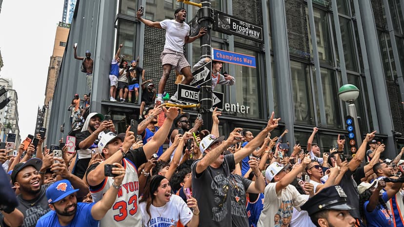 NYC Auctions Rare Knicks "Champions Way" Sign