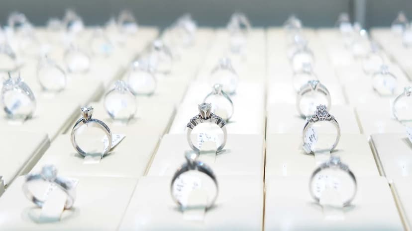 Lab Diamonds Sparkle for Younger Buyers
