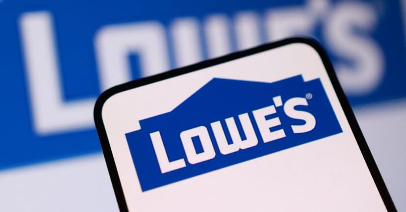 Lowe's Cuts 600 Corporate Jobs Amid Industry Woes