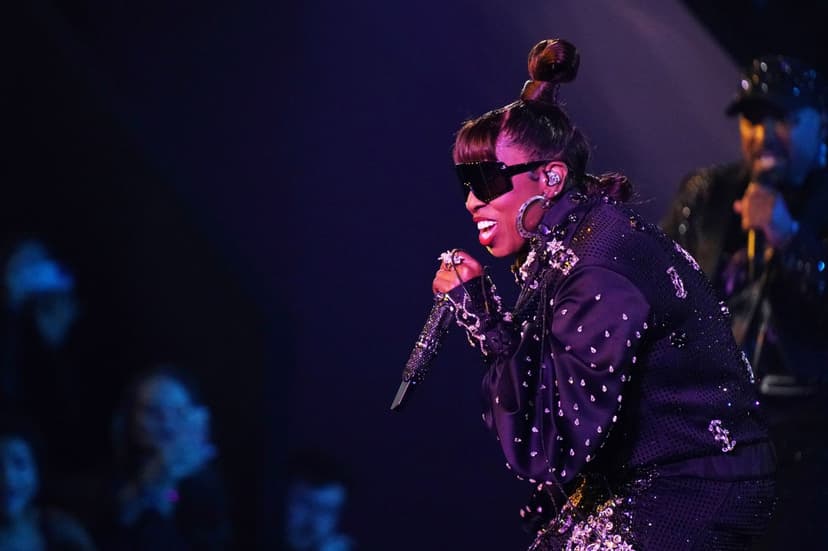 Missy Elliott Pleads for "Car Wash" Stream