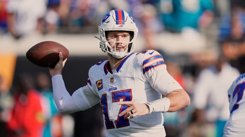 NFL Trading Cards Return to Topps