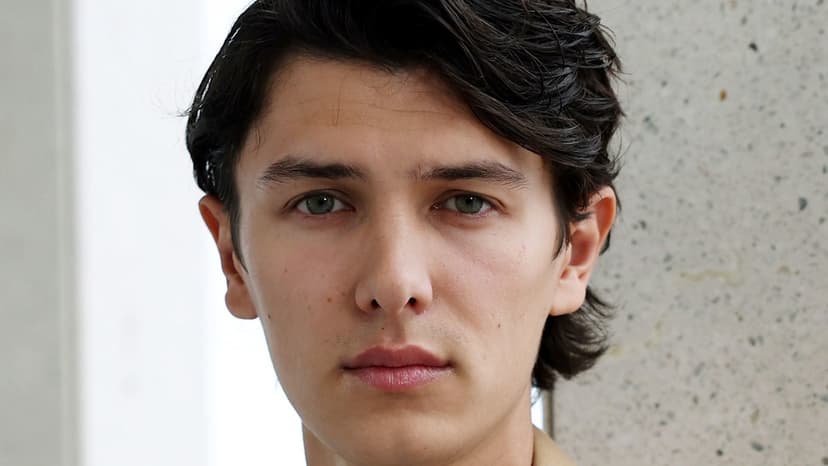 Nikolai skis Alps with girlfriend Benedikte