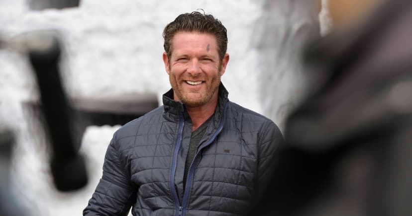 Ex-DWTS Star Noah Galloway's Next Big Role: Grandpa