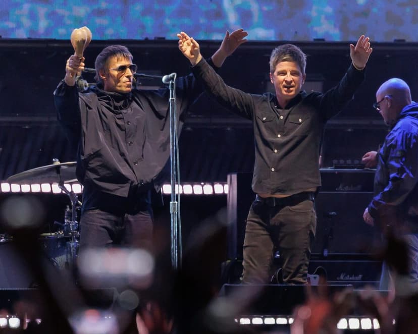 Oasis Live Track Hits Charity Album