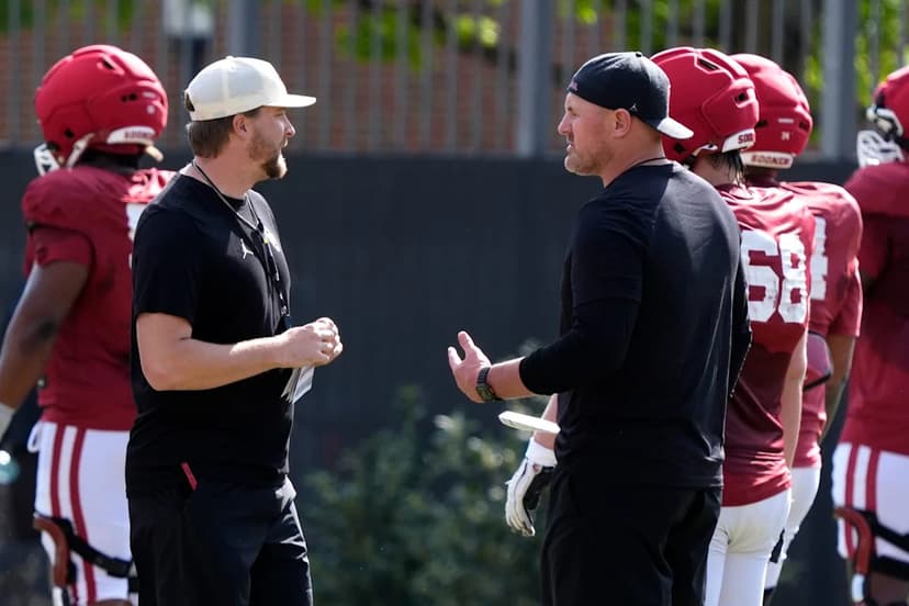 Oklahoma QB Bentley Faces Tough Defense