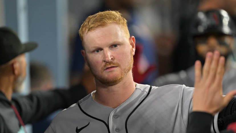Arizona's Pavin Smith Out With Elbow Pain