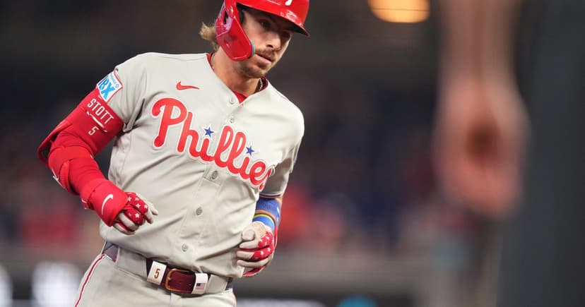 Phils' bats erupt in 6-run first inning blitz