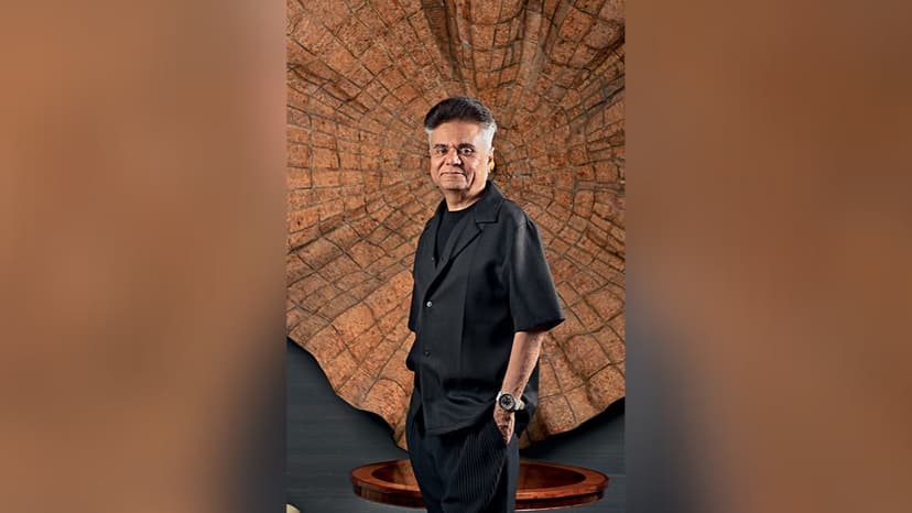 Radical Design Icon Avoids Looking Back