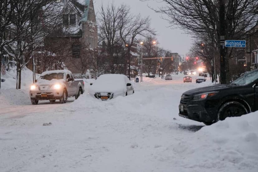 Rare Thundersnow Dazzles Buffalo Skies