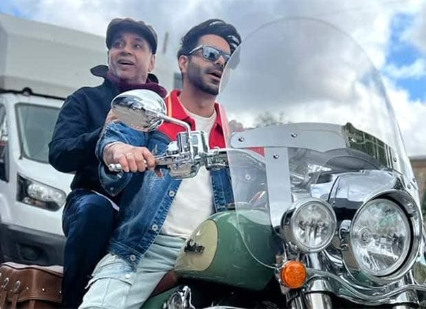 Paresh Rawal & Aparshakti Khurana's Bollywood Throwback!