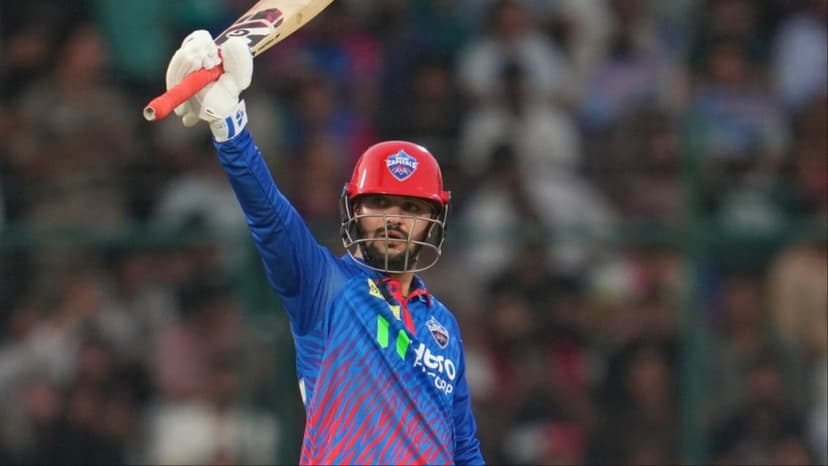 Rizvi's 90 Lights Up Delhi Sky!