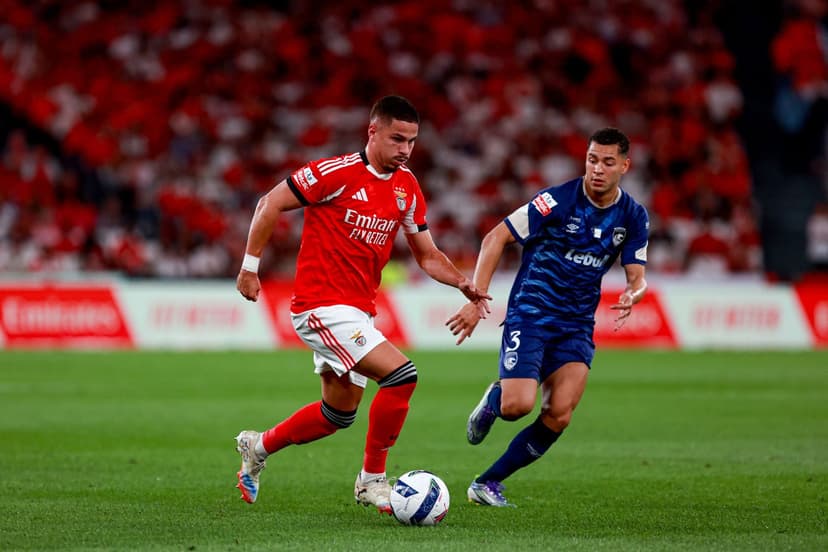 Santa Clara Stumbles: Benfica Dominates League Clash