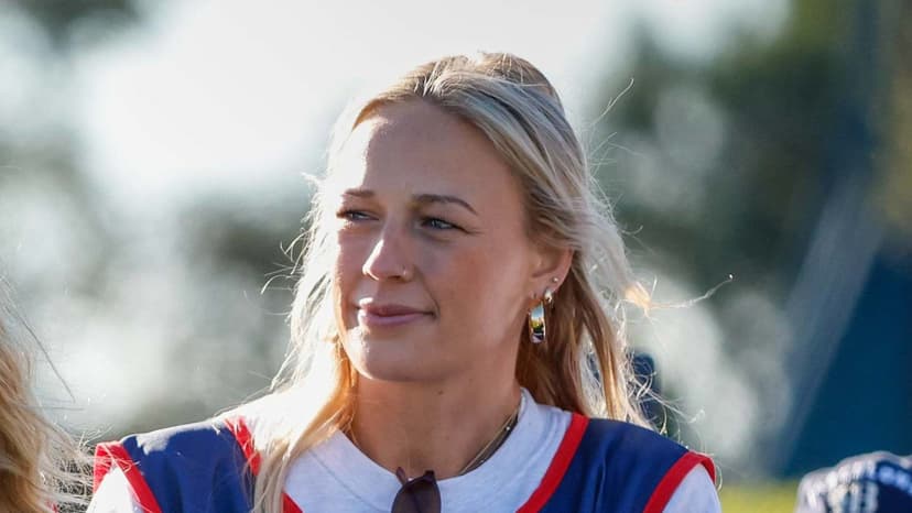 Sophie Cunningham: My Love Life is a Mystery!