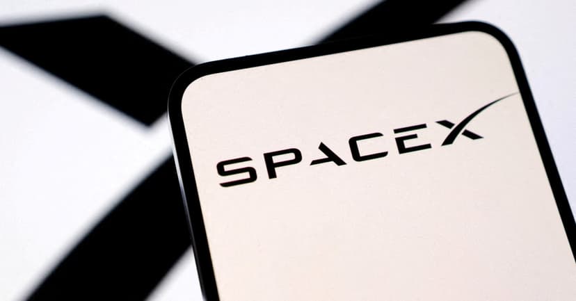 SpaceX Eyes IPO with $75B+ Valuation