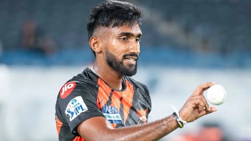 Malinga's 4-wicket haul seals SRH victory
