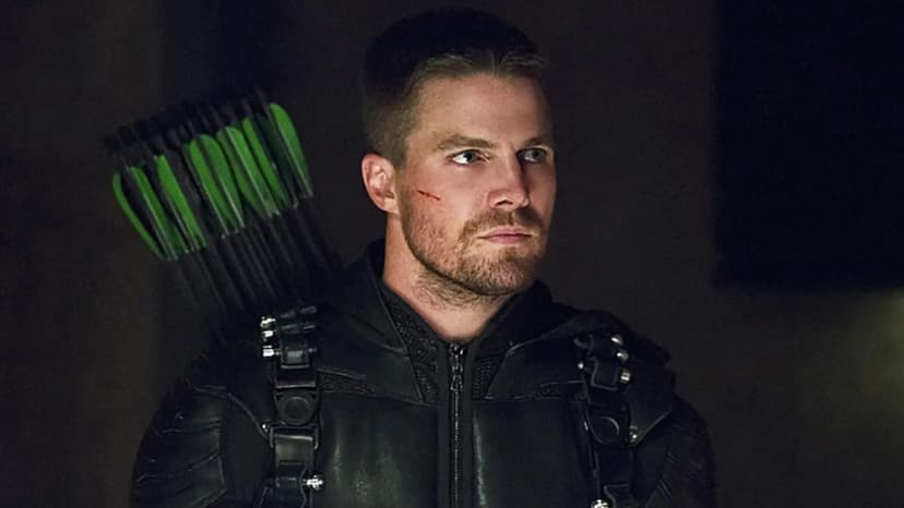 Arrow Star Amell Open to Green Arrow Return in New DCU