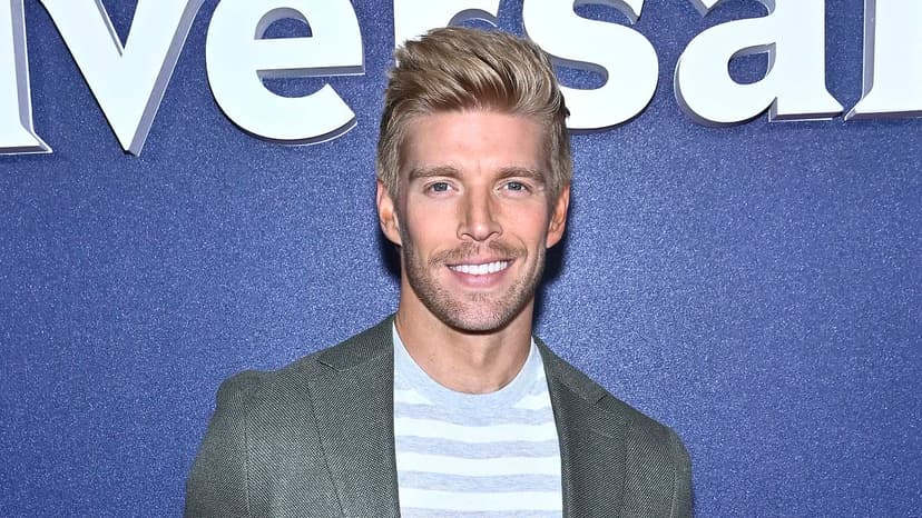 Exes' Steamy Kiss Cam Moment Stuns Castmates