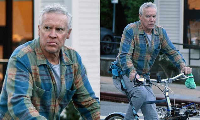 90s Heartthrob Tate Donovan Surfaces in LA