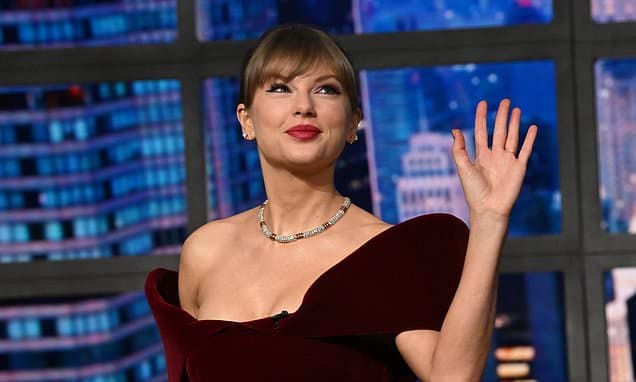 Taylor Swift Turns to Fleetwood Mac Legend for Wisdom